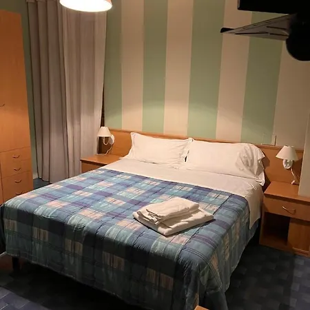 Meri 1956 E Cucina Hotell 2*